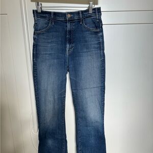 Mother Demin Crop Jeans. Style Hustler Ankle Fray. Size 27.